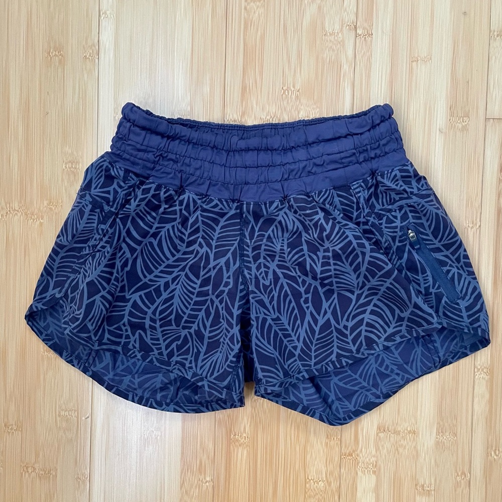 Lululemon tracker shorts size 6